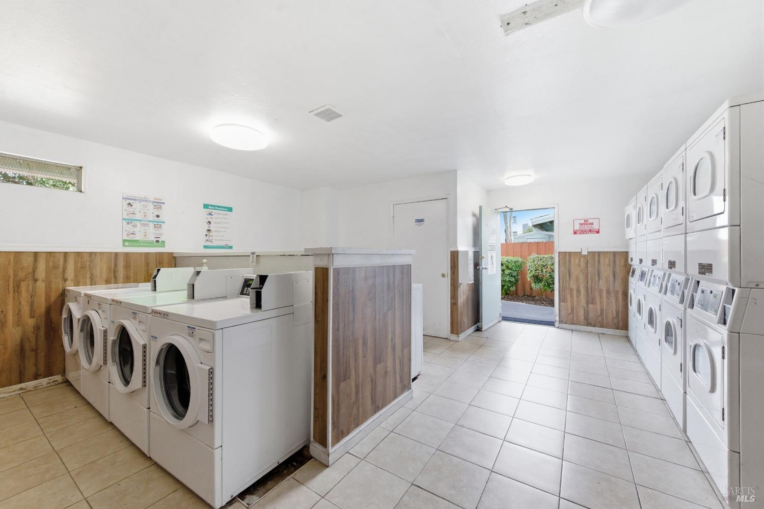 Detail Gallery Image 26 of 37 For 423 Gregory Ln #28,  Fairfield,  CA 94533 - 2 Beds | 1 Baths