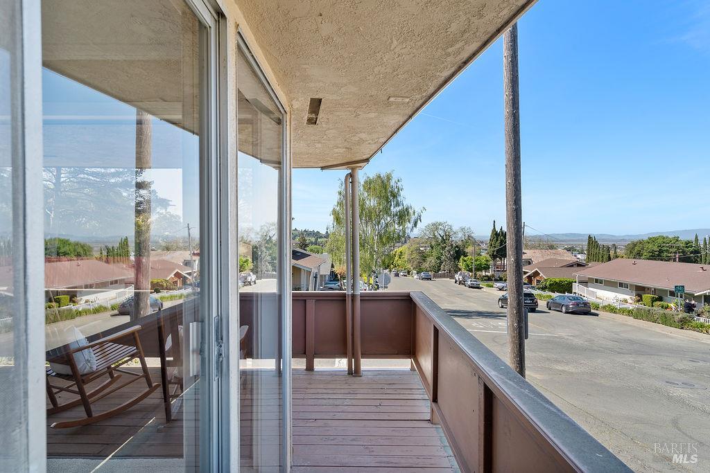 Detail Gallery Image 8 of 62 For 401 Valle Vista Ave, Vallejo,  CA 94590 - 4 Beds | 3 Baths