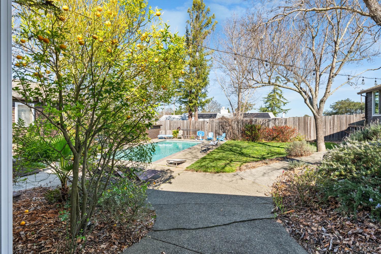 Detail Gallery Image 19 of 48 For 8 Circle Rd, San Rafael,  CA 94903 - – Beds | – Baths