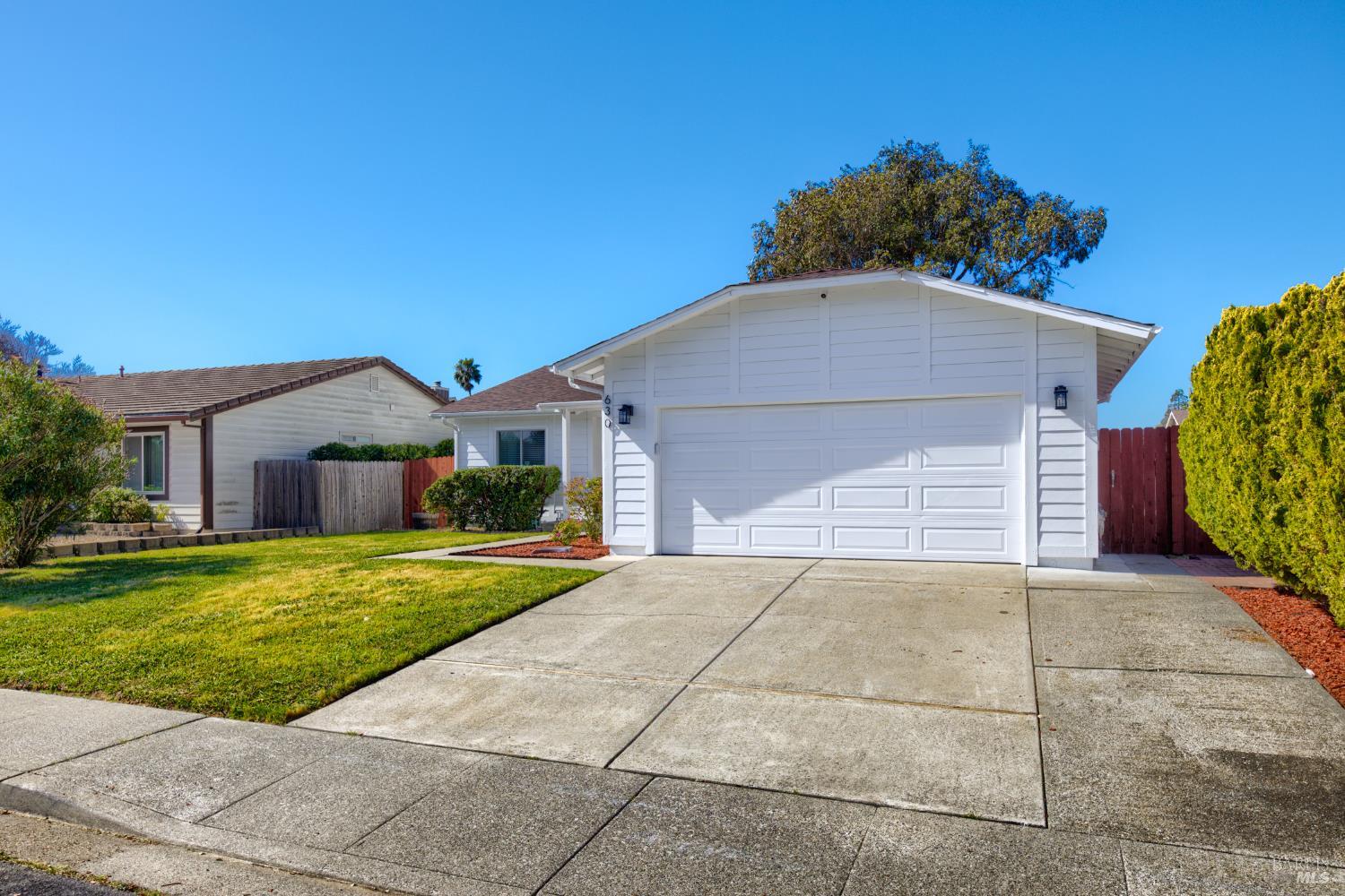 Detail Gallery Image 3 of 47 For 630 Kinglet St, Suisun City,  CA 94585 - 3 Beds | 2 Baths