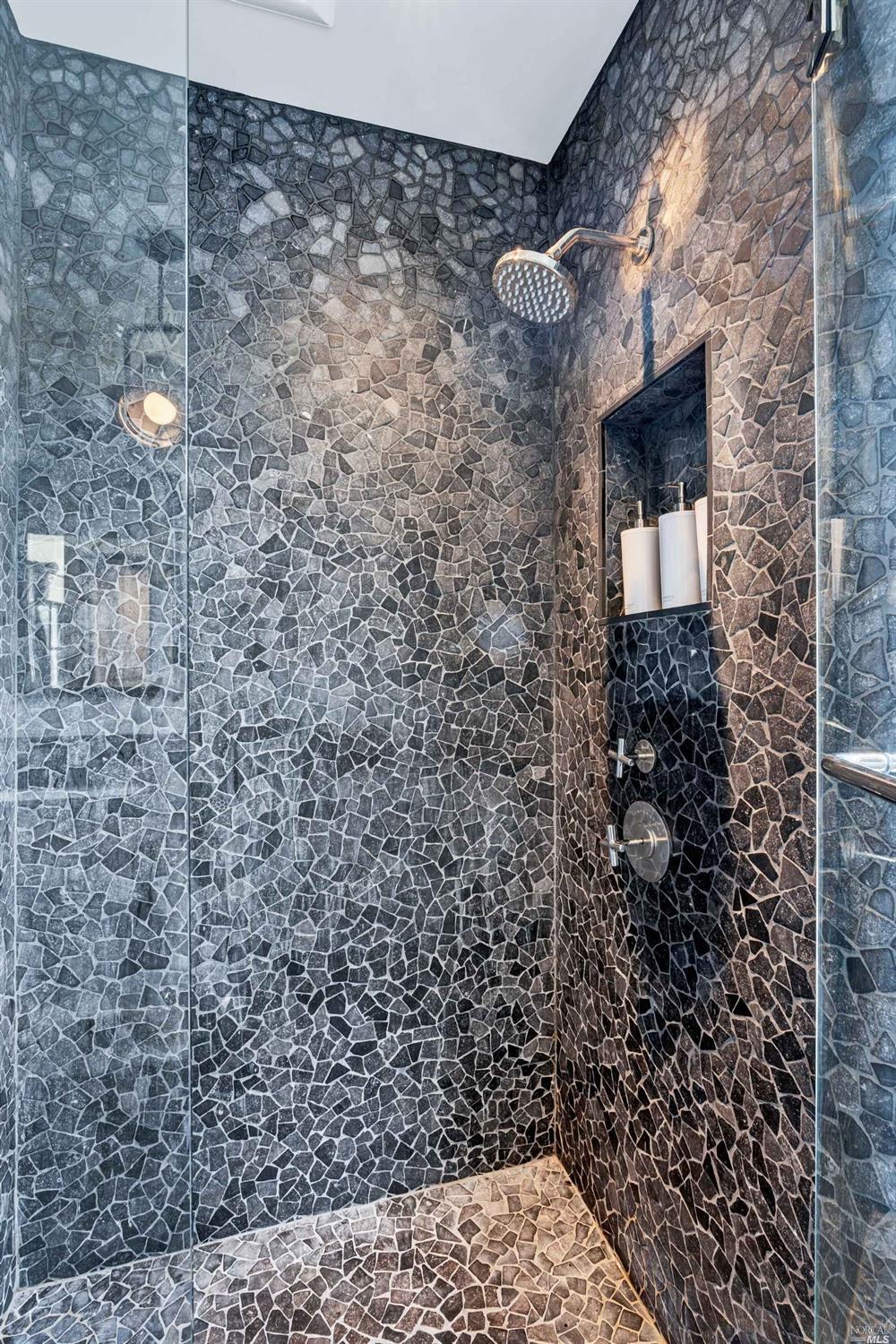 Detail Gallery Image 19 of 32 For 1005 Valley View St, Saint Helena,  CA 94574 - 2 Beds | 2/1 Baths