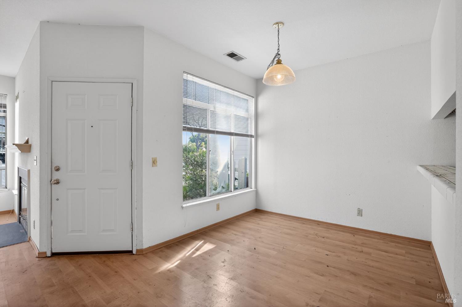 Detail Gallery Image 17 of 30 For 619 Commodore Dr, Richmond,  CA 94804 - 2 Beds | 2/1 Baths