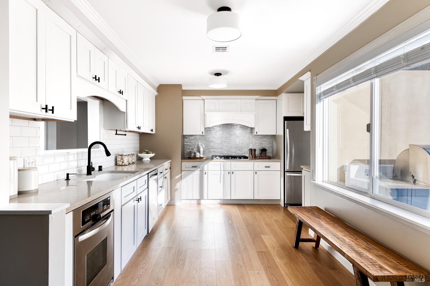 Detail Gallery Image 4 of 47 For 237 Alameda De La Loma Unkn, Novato,  CA 94949 - 3 Beds | 3 Baths