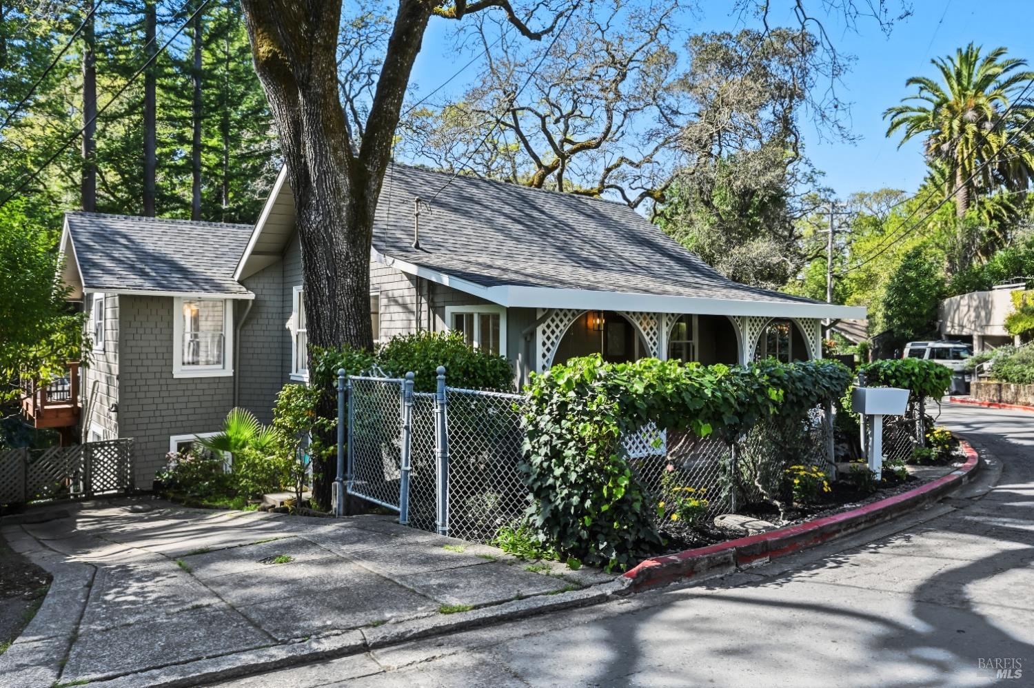 Detail Gallery Image 40 of 49 For 120 Redwood Rd, San Anselmo,  CA 94960 - 3 Beds | 2 Baths