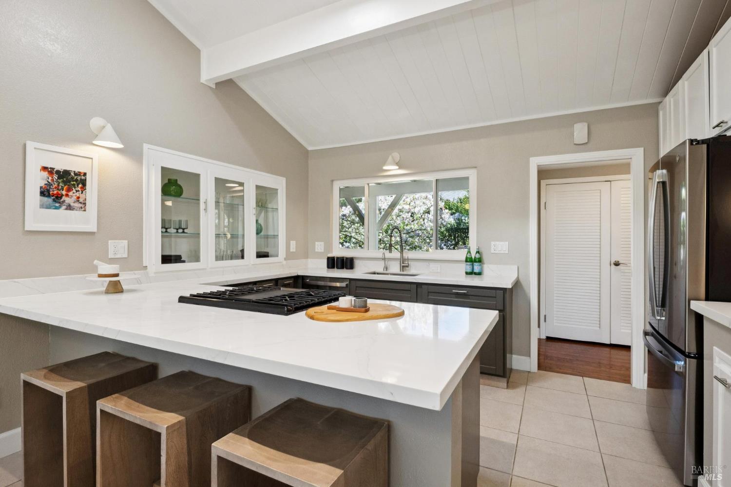 Detail Gallery Image 18 of 81 For 212 Blackstone Dr, San Rafael,  CA 94903 - 3 Beds | 2 Baths