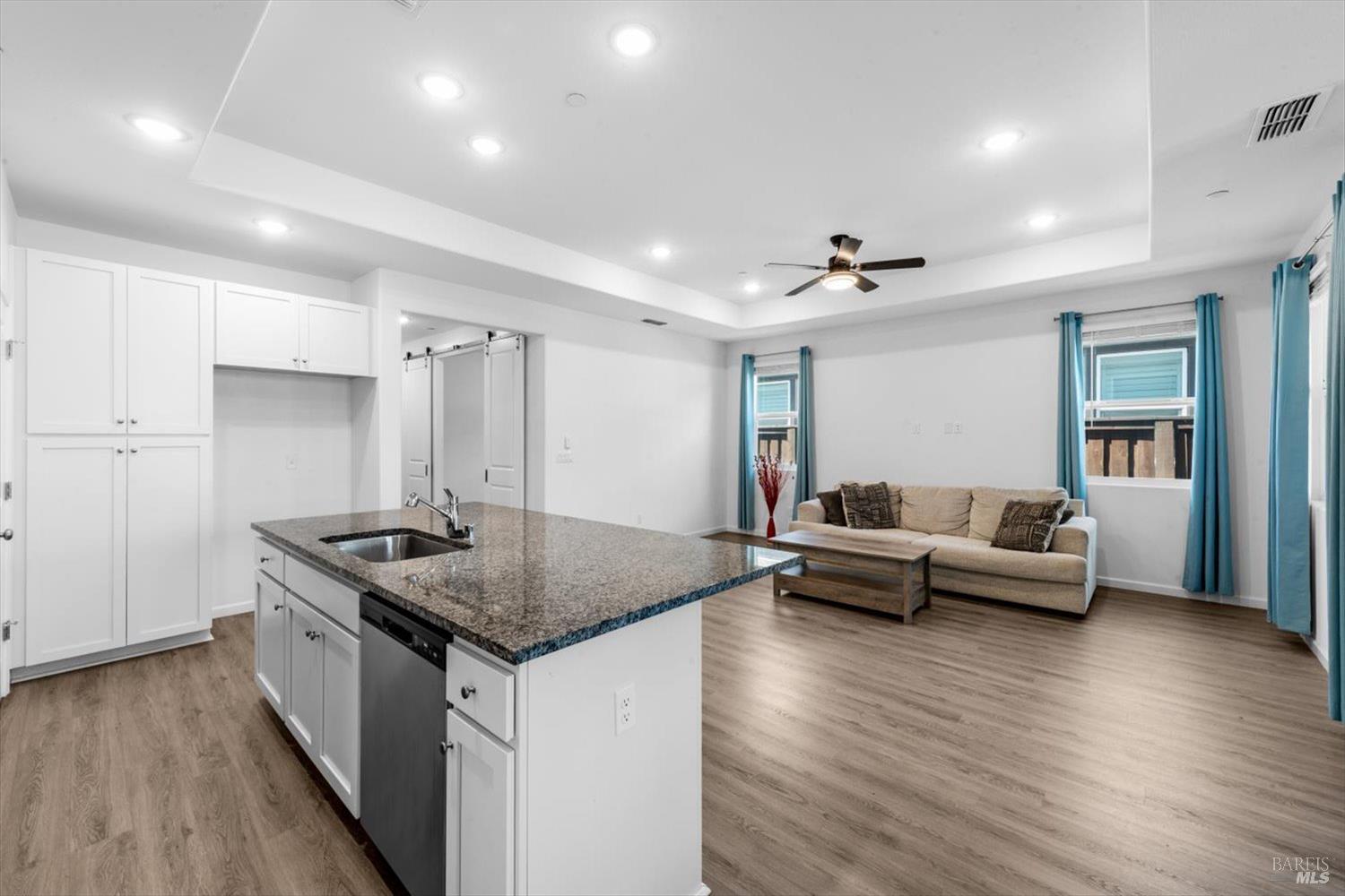 Detail Gallery Image 13 of 47 For 2130 Lark Way, Dixon,  CA 95620 - 3 Beds | 2 Baths