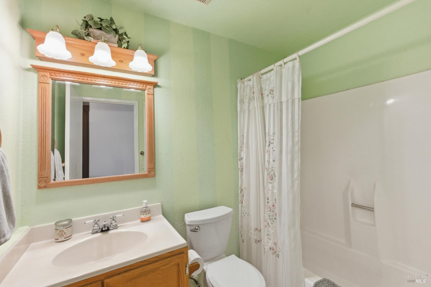 Detail Gallery Image 30 of 43 For 532 Gregory Dr, Vacaville,  CA 95687 - 4 Beds | 2 Baths