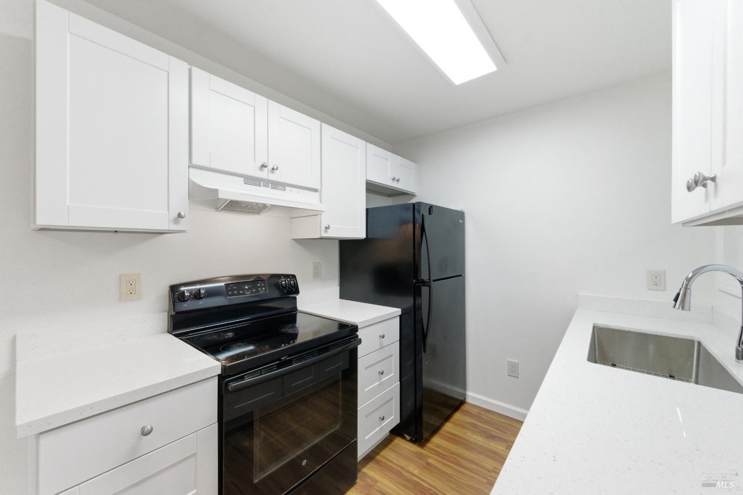 Detail Gallery Image 9 of 37 For 423 Gregory Ln #28,  Fairfield,  CA 94533 - 2 Beds | 1 Baths