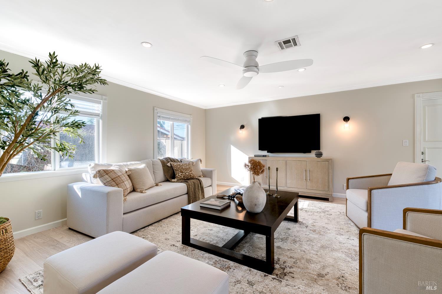 Detail Gallery Image 5 of 47 For 237 Alameda De La Loma Unkn, Novato,  CA 94949 - 3 Beds | 3 Baths