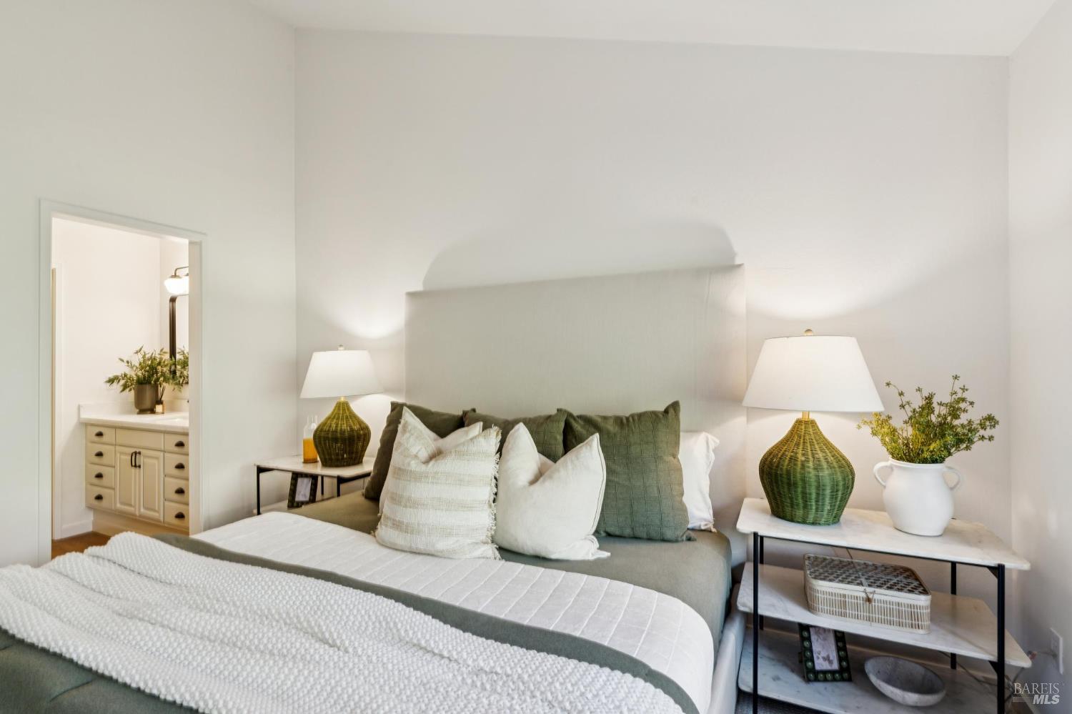 Detail Gallery Image 26 of 39 For 55 Corte Real Unkn #22,  Greenbrae,  CA 94904 - 3 Beds | 2/1 Baths