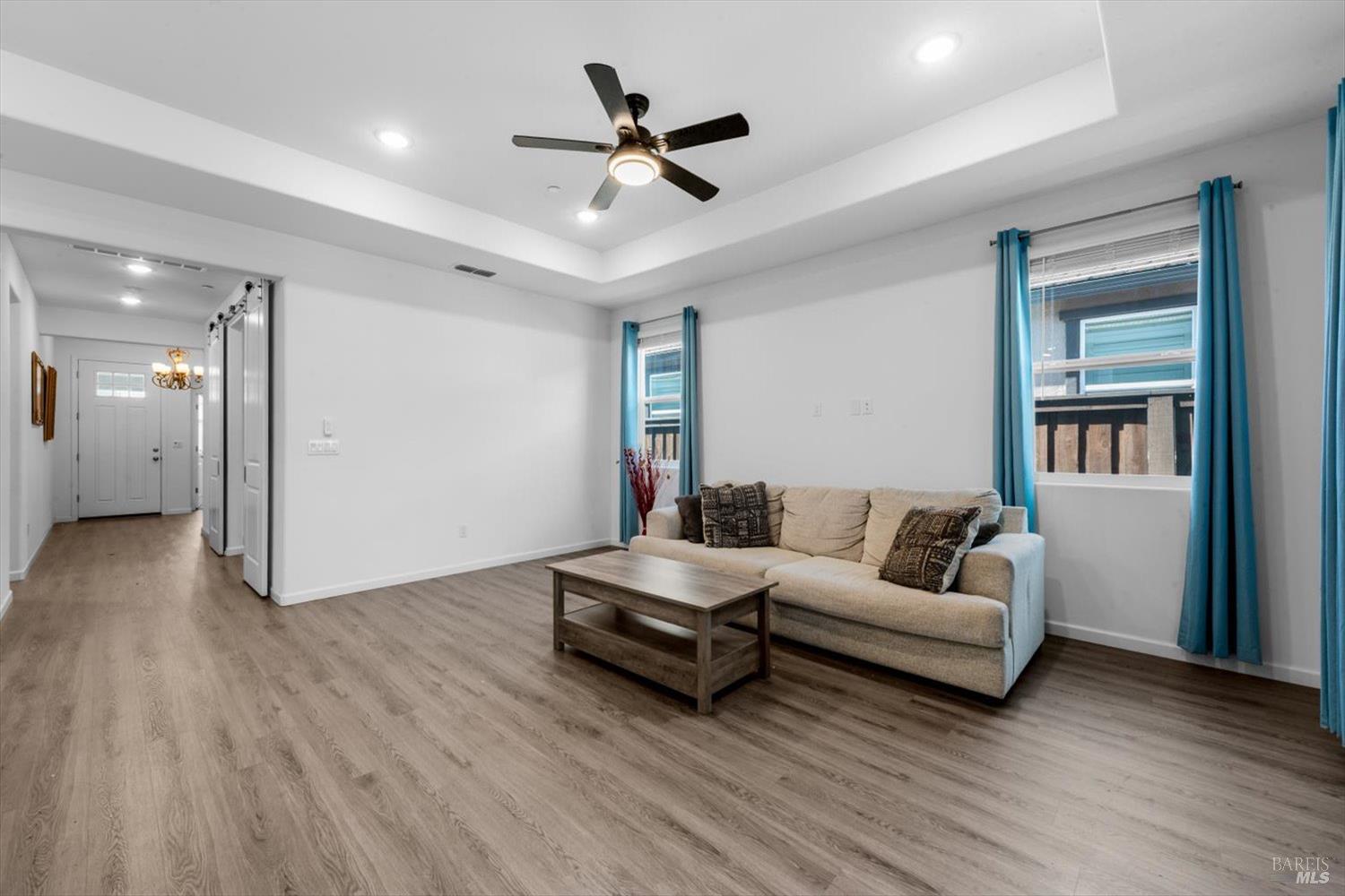 Detail Gallery Image 9 of 47 For 2130 Lark Way, Dixon,  CA 95620 - 3 Beds | 2 Baths