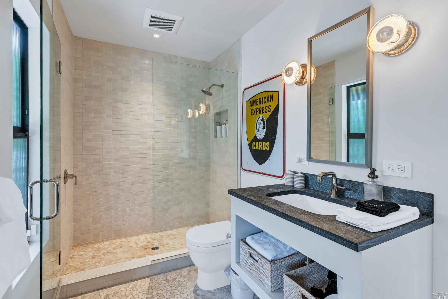 Detail Gallery Image 22 of 32 For 1005 Valley View St, Saint Helena,  CA 94574 - 2 Beds | 2/1 Baths