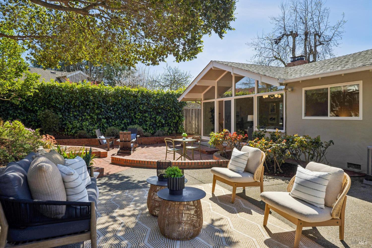 Detail Gallery Image 61 of 81 For 212 Blackstone Dr, San Rafael,  CA 94903 - 3 Beds | 2 Baths