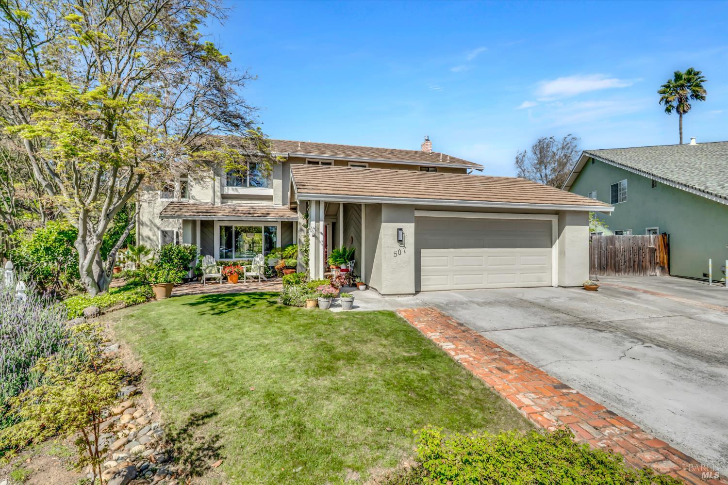 Detail Gallery Image 5 of 52 For 507 Union Ct, Benicia,  CA 94510 - 5 Beds | 3 Baths