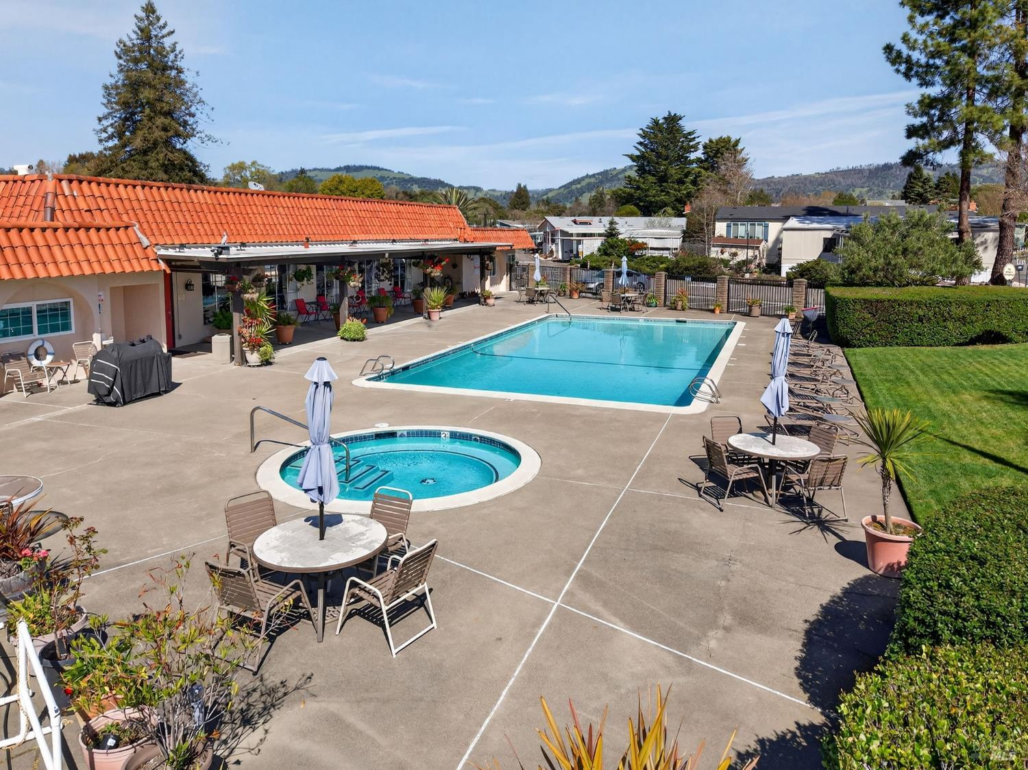 Detail Gallery Image 20 of 23 For 117 Oakwood Ln, Santa Rosa,  CA 95409 - 2 Beds | 1 Baths