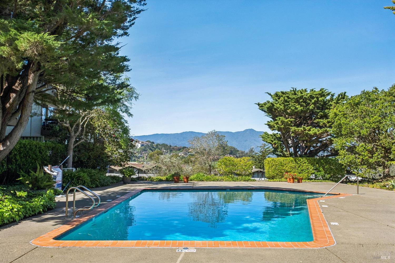 Detail Gallery Image 42 of 49 For 100 Eden Roc Dr, Sausalito,  CA 94965 - 4 Beds | 2 Baths