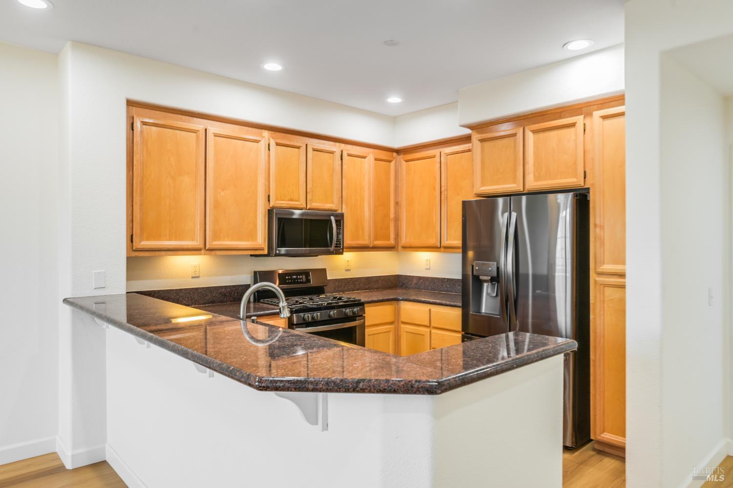 Detail Gallery Image 6 of 26 For 2835 Coleman Glen Ln, Santa Rosa,  CA 95407 - 3 Beds | 3 Baths