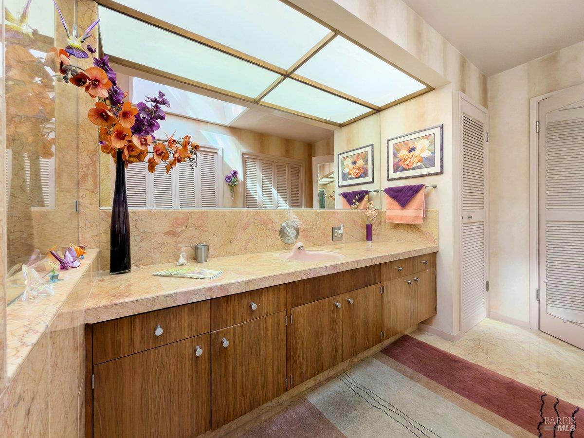 Detail Gallery Image 20 of 58 For 5 Mather Rd, San Anselmo,  CA 94960 - 5 Beds | 2 Baths