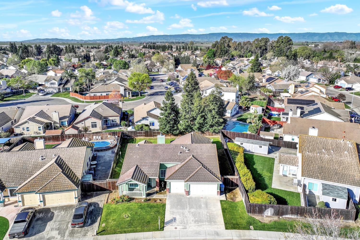 Detail Gallery Image 4 of 50 For 675 Brians Way, Dixon,  CA 95620 - 3 Beds | 2 Baths