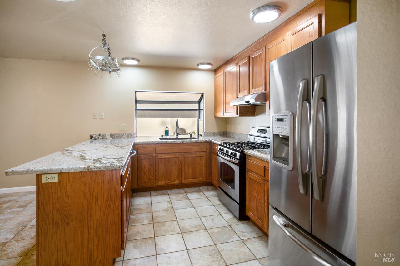 Detail Gallery Image 21 of 38 For 2505 Copperfield Dr, Santa Rosa,  CA 95401 - 4 Beds | 2 Baths