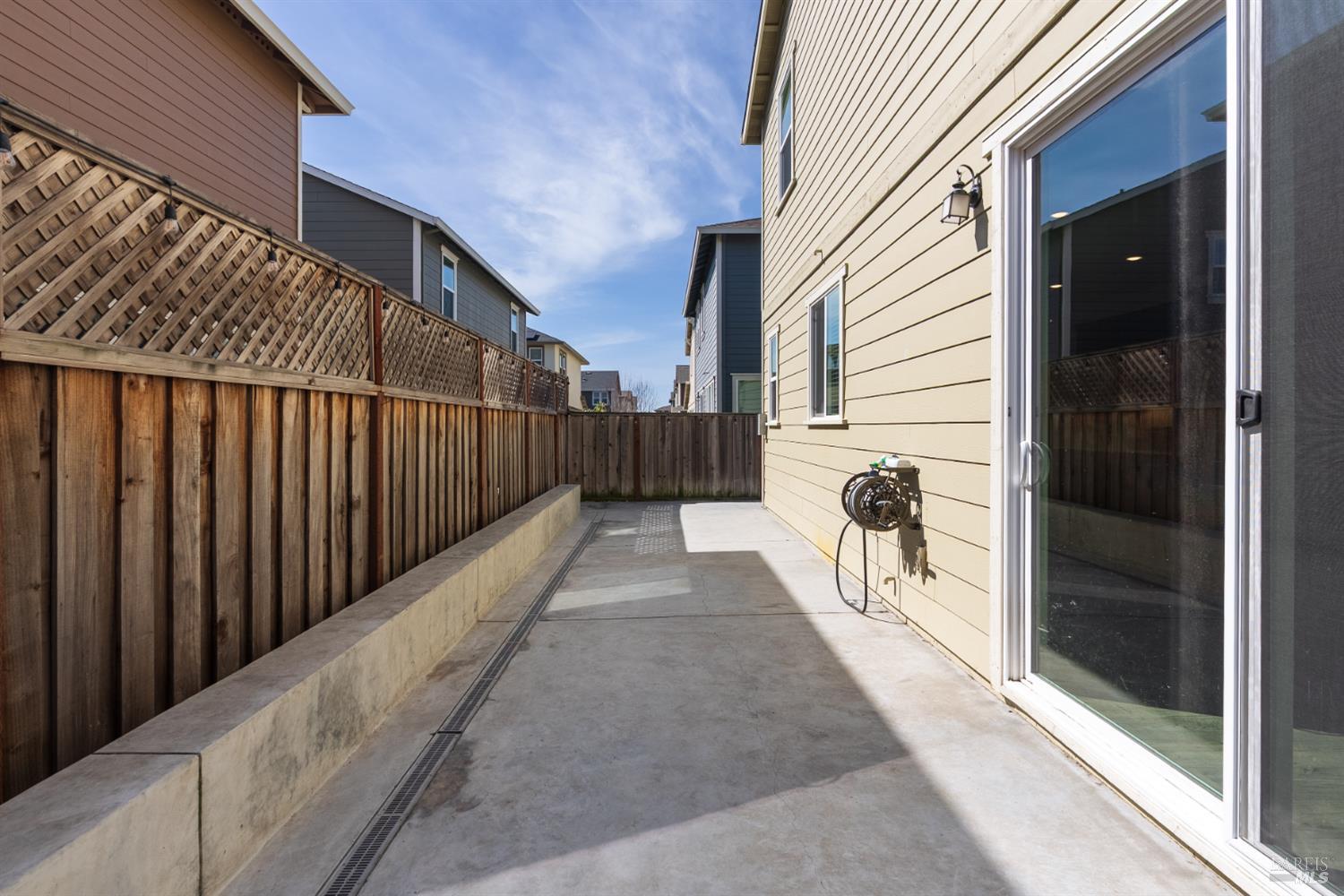 Detail Gallery Image 37 of 44 For 7465 Walker Way, Rohnert Park,  CA 94928 - 3 Beds | 2/1 Baths