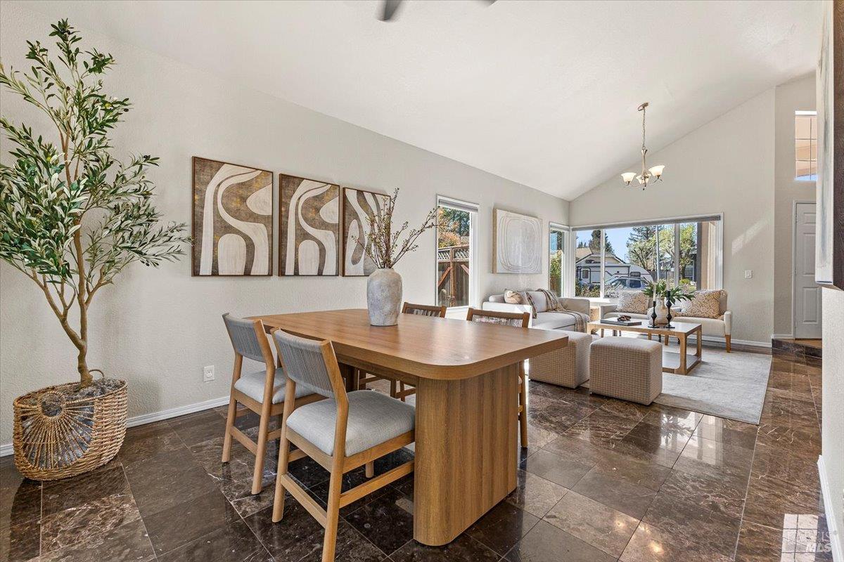 Detail Gallery Image 9 of 60 For 9524 Sheffield St, Windsor,  CA 95492 - 4 Beds | 3 Baths