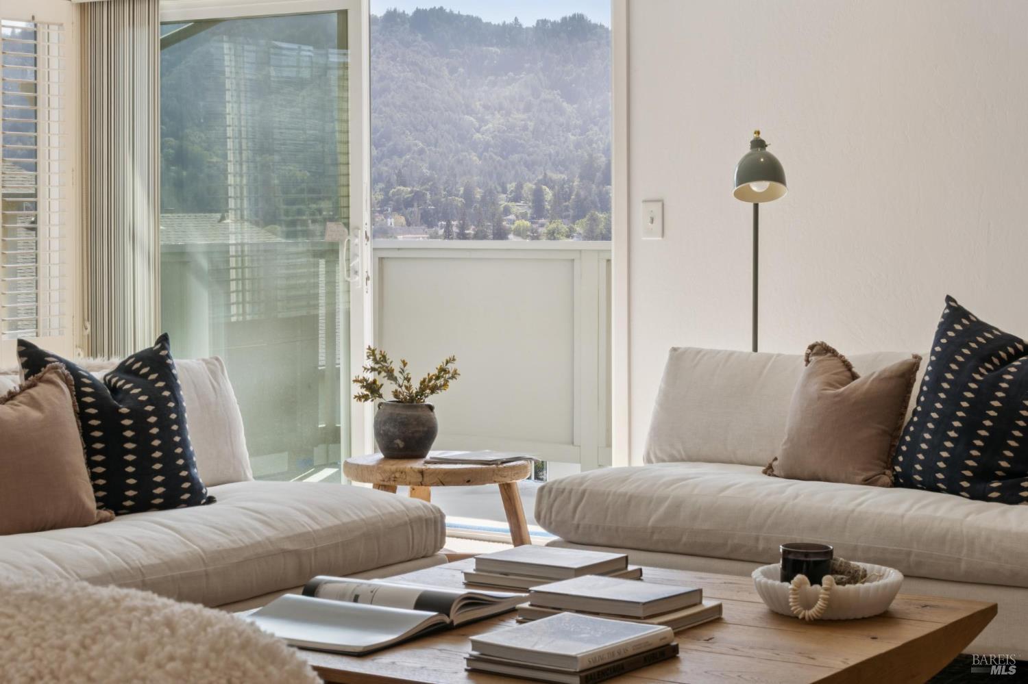 Detail Gallery Image 5 of 41 For 175 Upper via Casitas Unkn #26,  Greenbrae,  CA 94904 - 4 Beds | 2/1 Baths