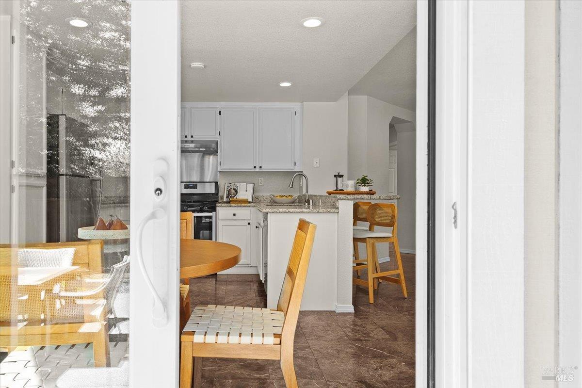 Detail Gallery Image 18 of 60 For 9524 Sheffield St, Windsor,  CA 95492 - 4 Beds | 3 Baths