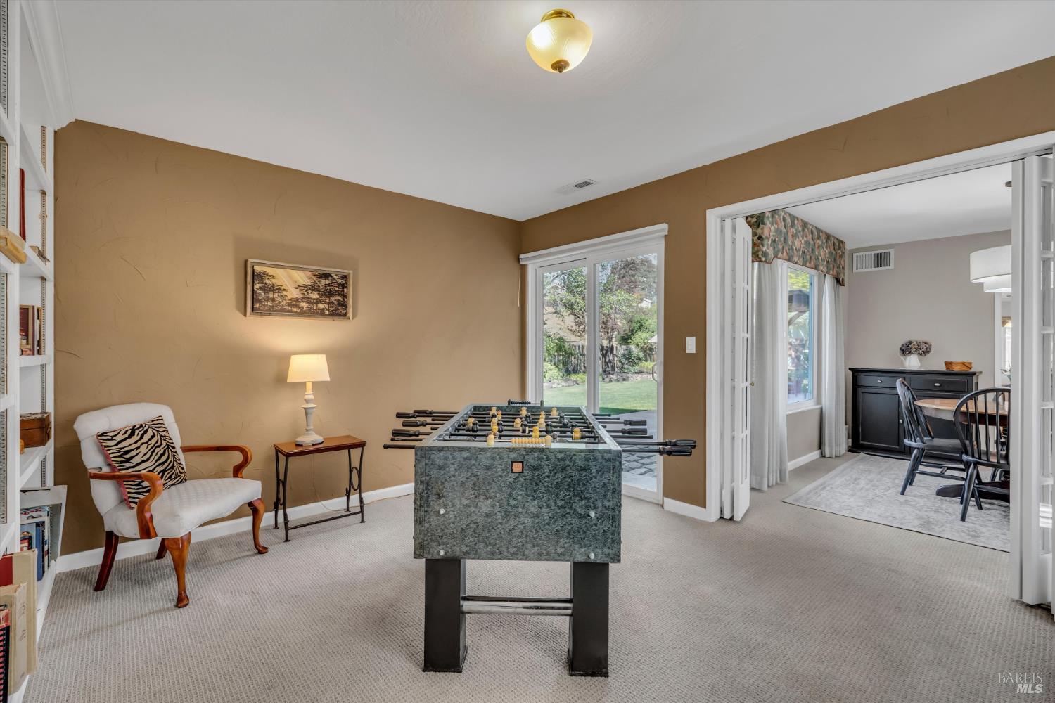 Detail Gallery Image 12 of 52 For 507 Union Ct, Benicia,  CA 94510 - 5 Beds | 3 Baths