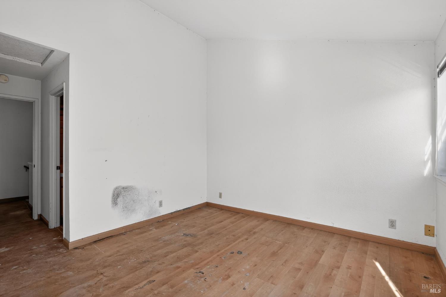 Detail Gallery Image 15 of 30 For 619 Commodore Dr, Richmond,  CA 94804 - 2 Beds | 2/1 Baths