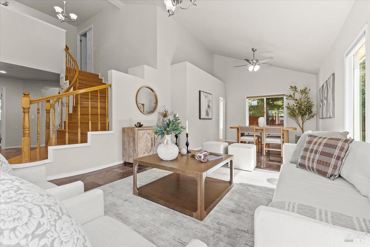 Detail Gallery Image 5 of 60 For 9524 Sheffield St, Windsor,  CA 95492 - 4 Beds | 3 Baths