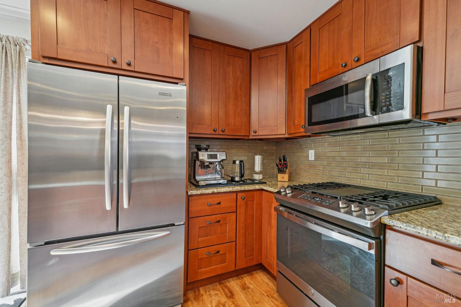 Detail Gallery Image 13 of 37 For 719 Hackberry Ct, Windsor,  CA 95492 - 3 Beds | 2 Baths