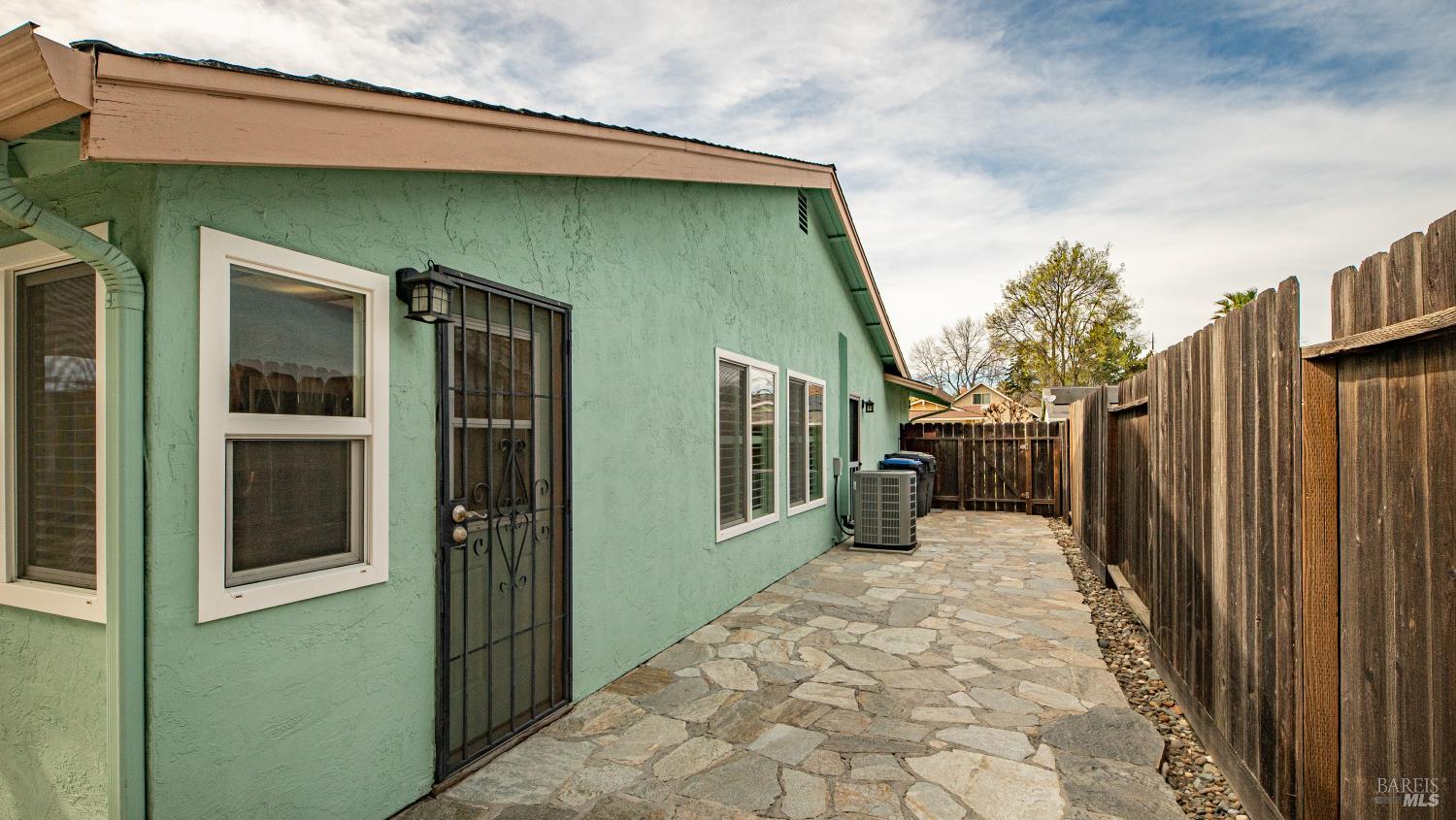 Detail Gallery Image 37 of 37 For 501 Asbury Ln, Fairfield,  CA 94533 - 3 Beds | 2 Baths