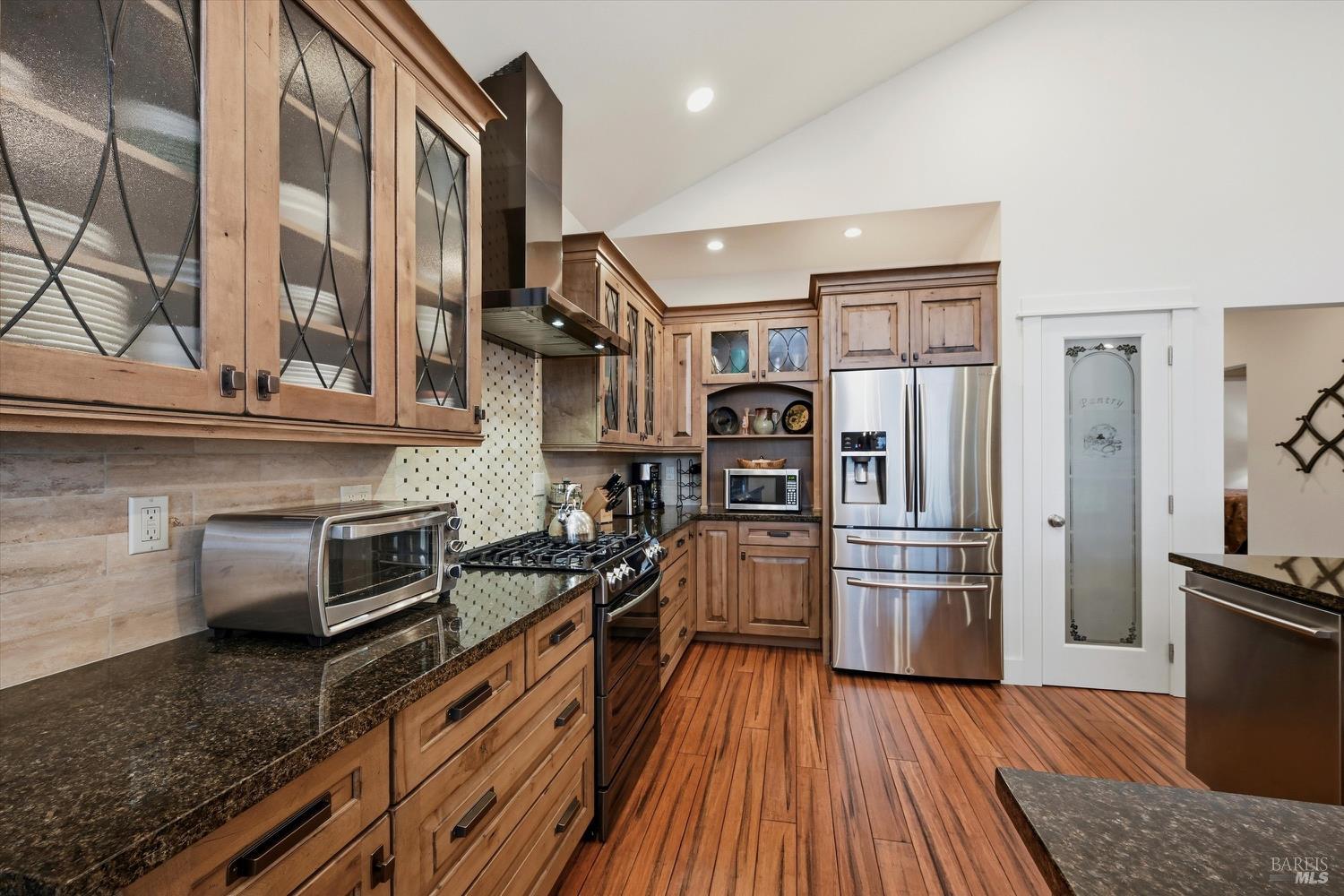 Detail Gallery Image 13 of 57 For 18793 N Shore Dr, Hidden Valley Lake,  CA 95467 - 5 Beds | 3/1 Baths