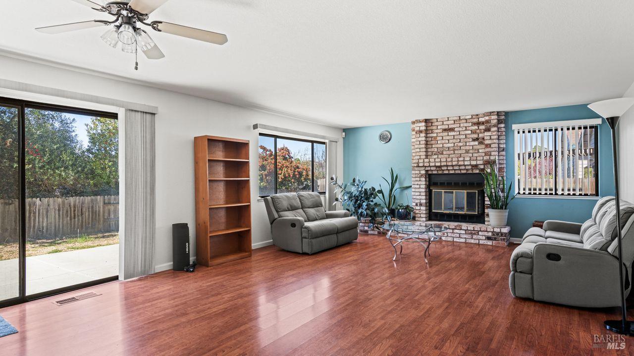 Detail Gallery Image 13 of 45 For 171 Ancheta Pl, Vallejo,  CA 94591 - 4 Beds | 2/1 Baths