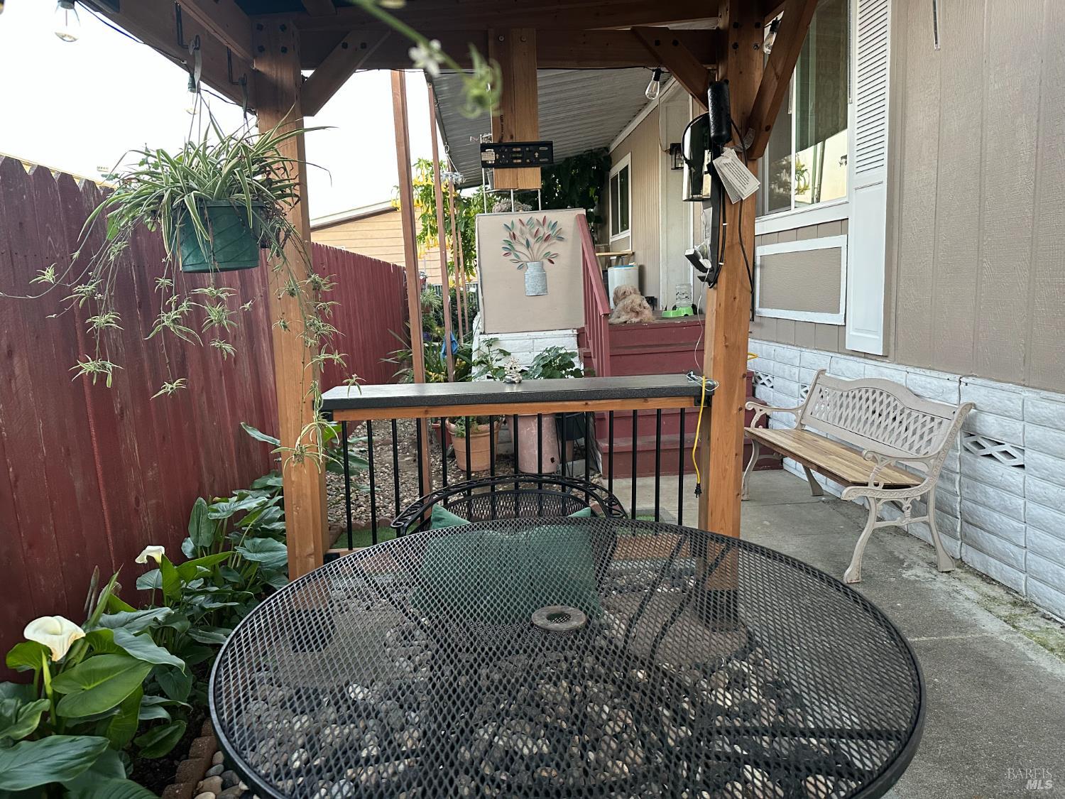 Detail Gallery Image 4 of 25 For 121 Century Ct, Fairfield,  CA 94533 - 3 Beds | 2 Baths