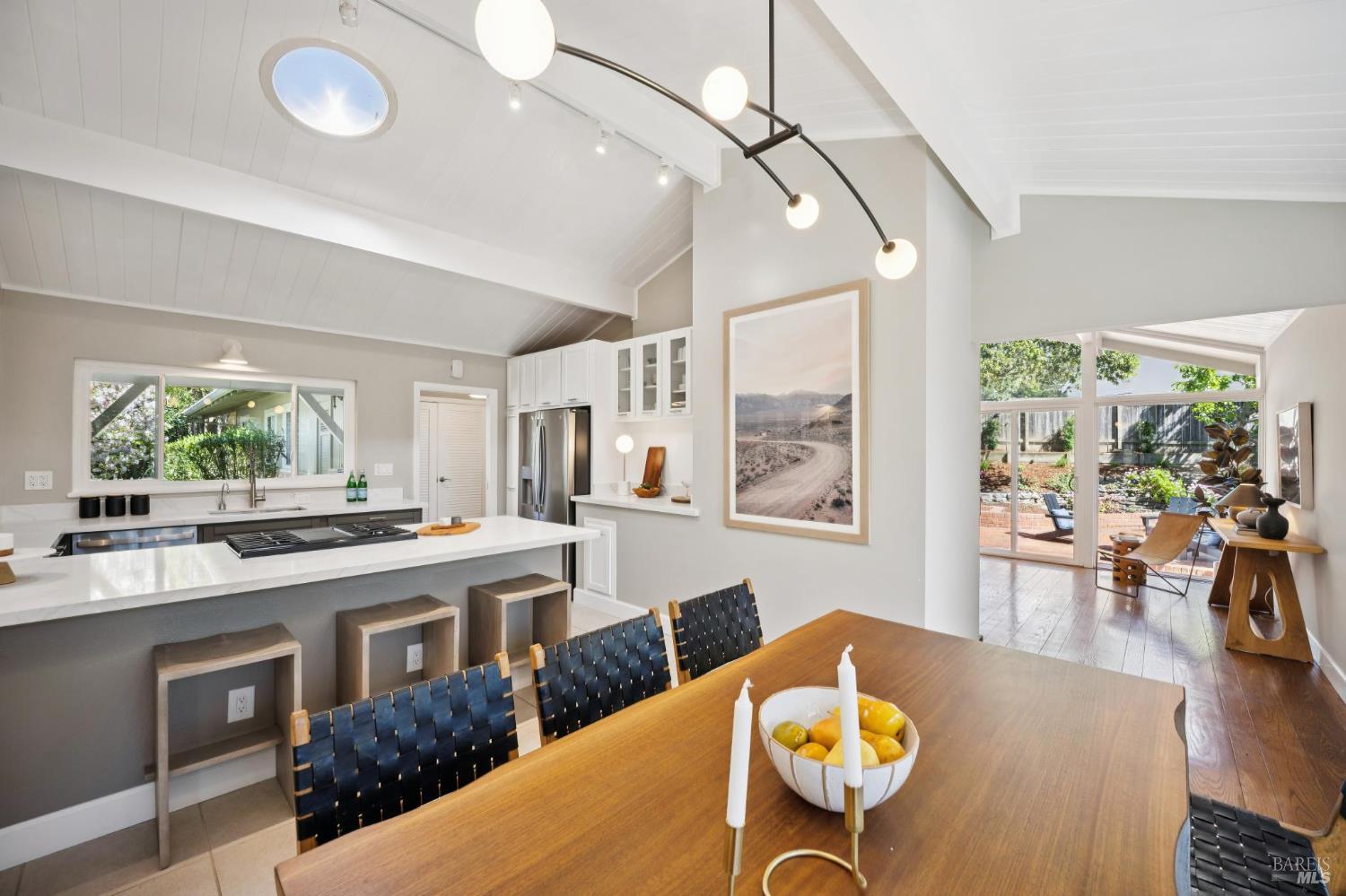 Detail Gallery Image 24 of 81 For 212 Blackstone Dr, San Rafael,  CA 94903 - 3 Beds | 2 Baths