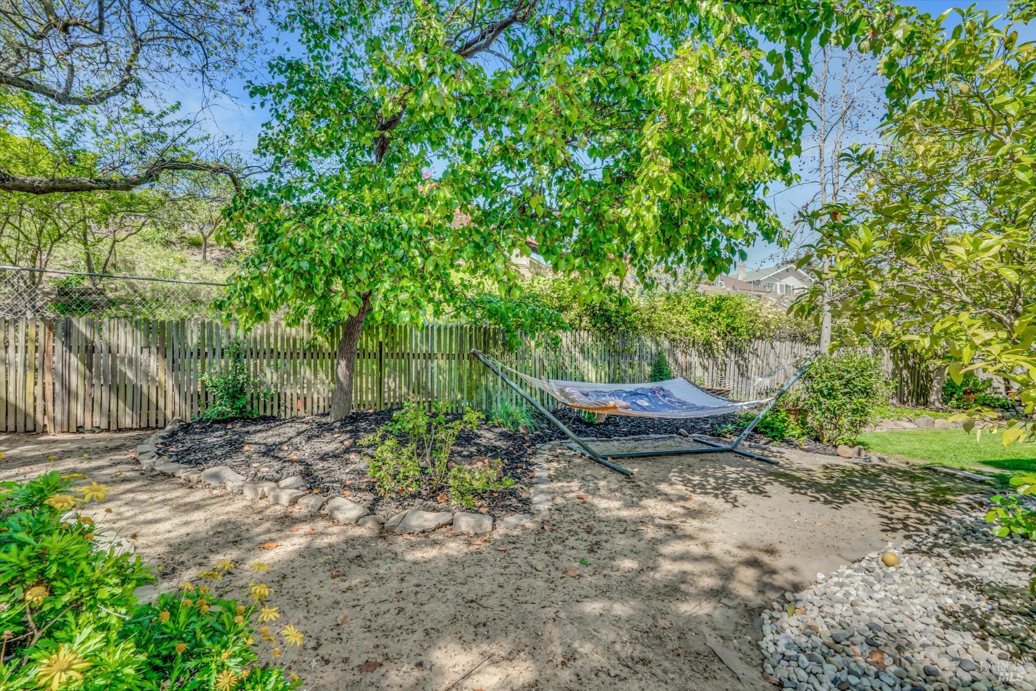 Detail Gallery Image 35 of 52 For 507 Union Ct, Benicia,  CA 94510 - 5 Beds | 3 Baths