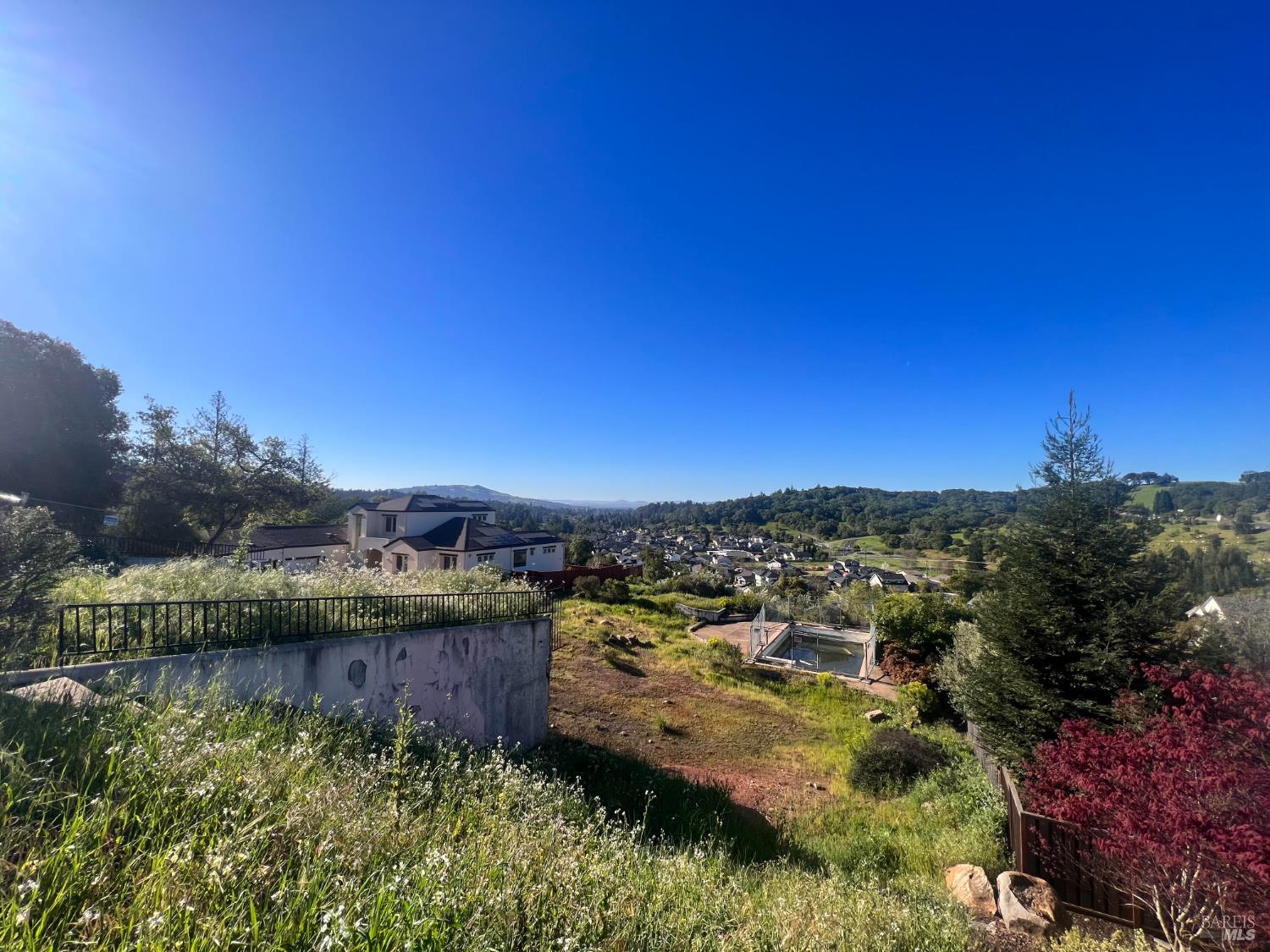 Detail Gallery Image 2 of 12 For 3648 Crown Hill Dr, Santa Rosa,  CA 95404 - – Beds | – Baths