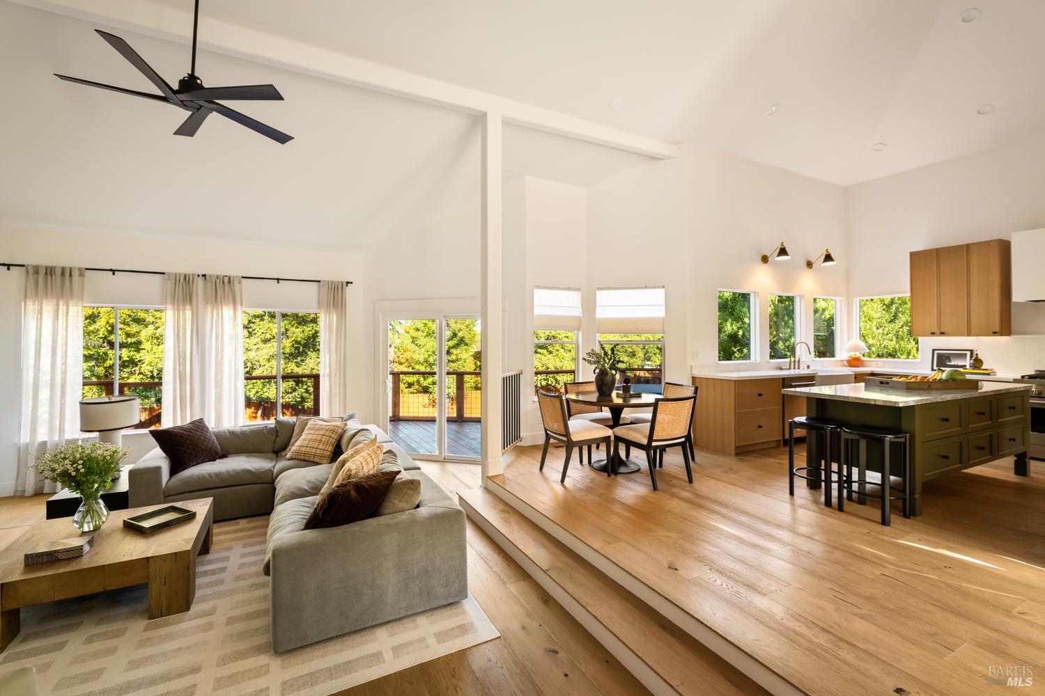 Detail Gallery Image 28 of 97 For 267 Alta Mira Dr, Vacaville,  CA 95688 - 4 Beds | 3 Baths