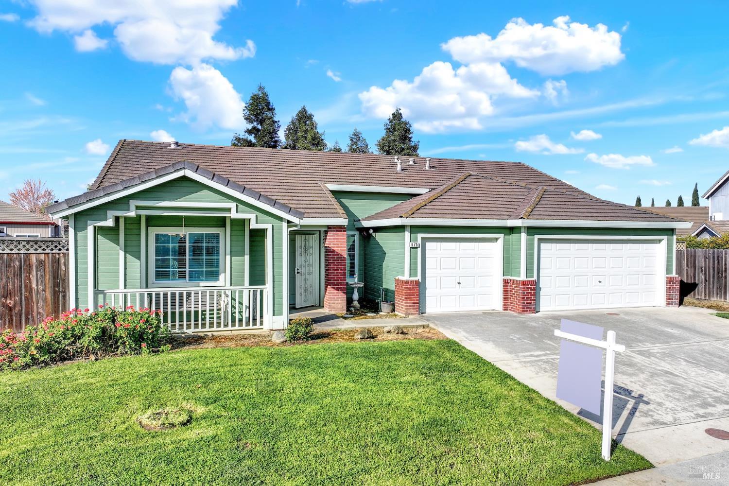 Detail Gallery Image 2 of 50 For 675 Brians Way, Dixon,  CA 95620 - 3 Beds | 2 Baths