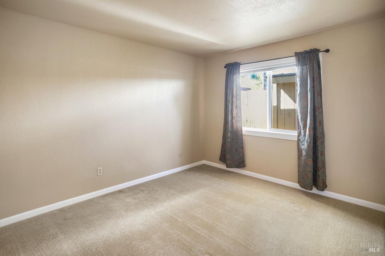 Detail Gallery Image 18 of 38 For 2505 Copperfield Dr, Santa Rosa,  CA 95401 - 4 Beds | 2 Baths