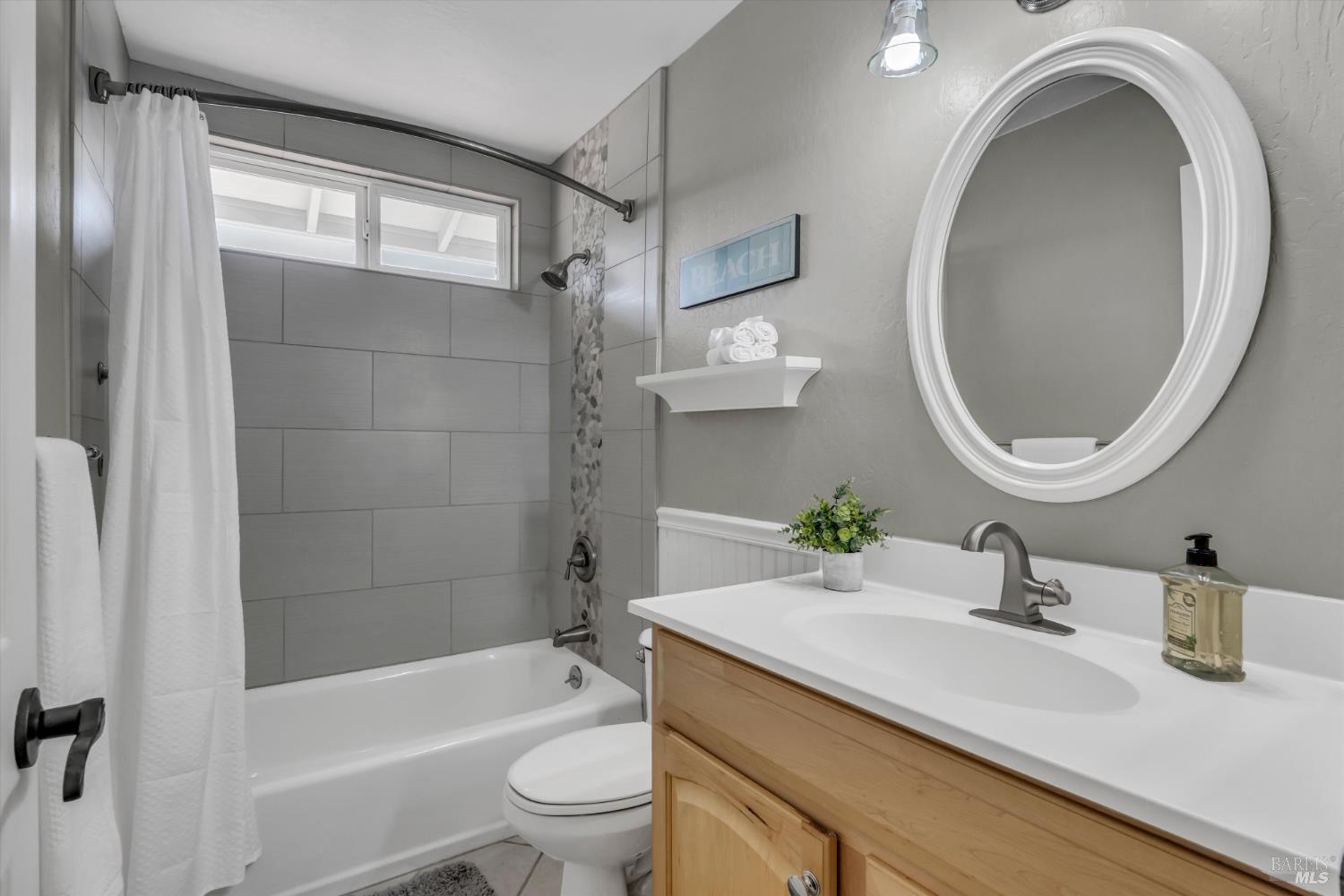 Detail Gallery Image 29 of 52 For 507 Union Ct, Benicia,  CA 94510 - 5 Beds | 3 Baths