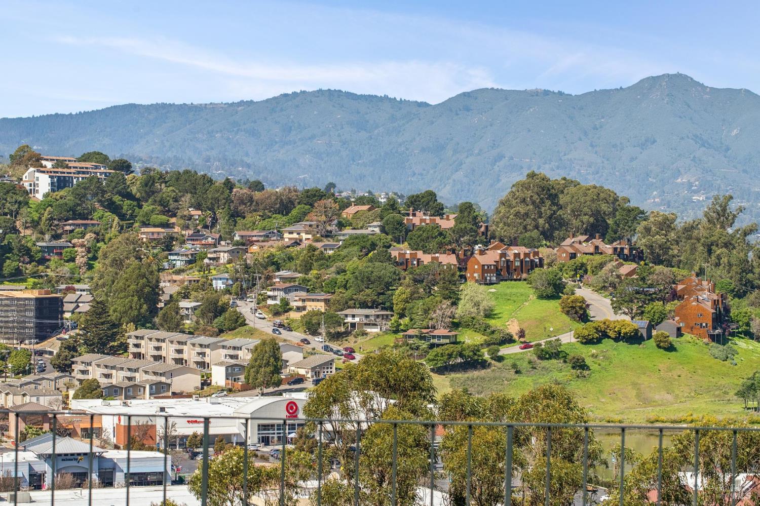 Detail Gallery Image 38 of 49 For 100 Eden Roc Dr, Sausalito,  CA 94965 - 4 Beds | 2 Baths