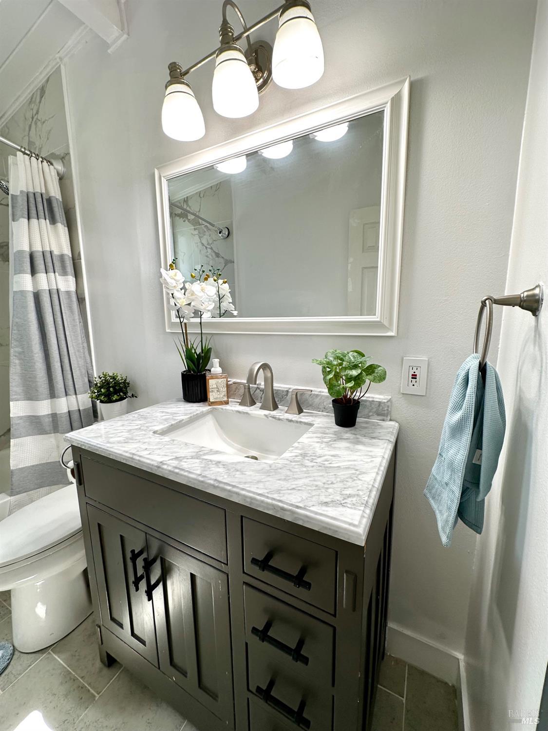 Detail Gallery Image 21 of 54 For 1111 Marionola Way, Pinole,  CA 94564 - 3 Beds | 1/1 Baths