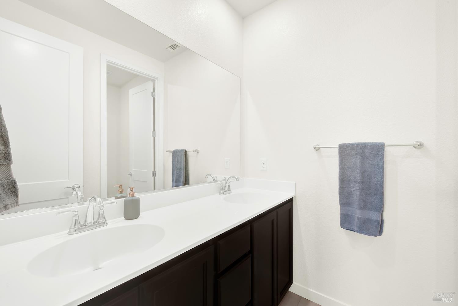 Detail Gallery Image 37 of 61 For 2432 Artisan Way, Fairfield,  CA 94533 - 4 Beds | 2/1 Baths
