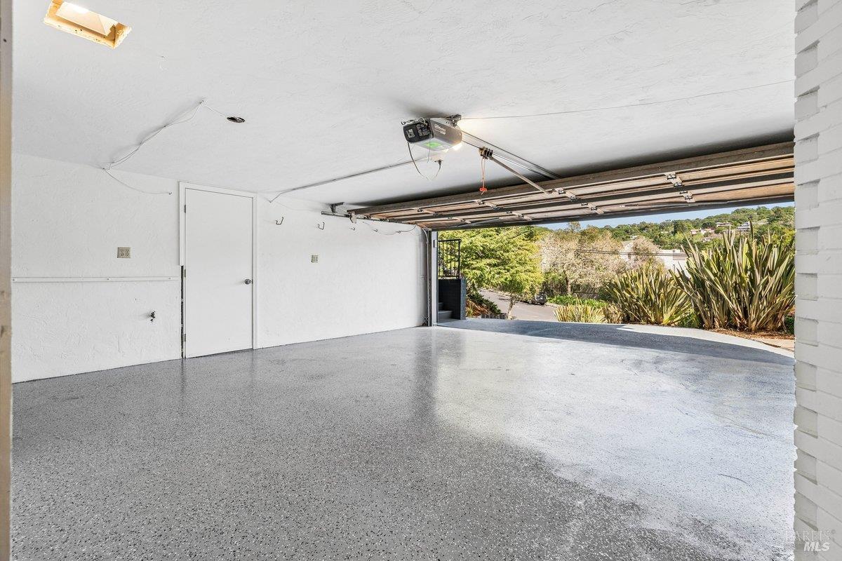 Detail Gallery Image 33 of 41 For 15 Underhill Rd, Mill Valley,  CA 94941 - 4 Beds | 2/1 Baths