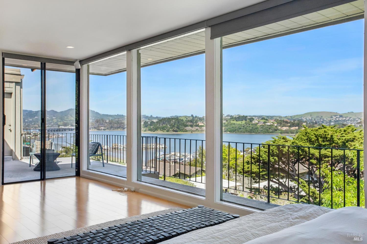 Detail Gallery Image 33 of 49 For 100 Eden Roc Dr, Sausalito,  CA 94965 - 4 Beds | 2 Baths