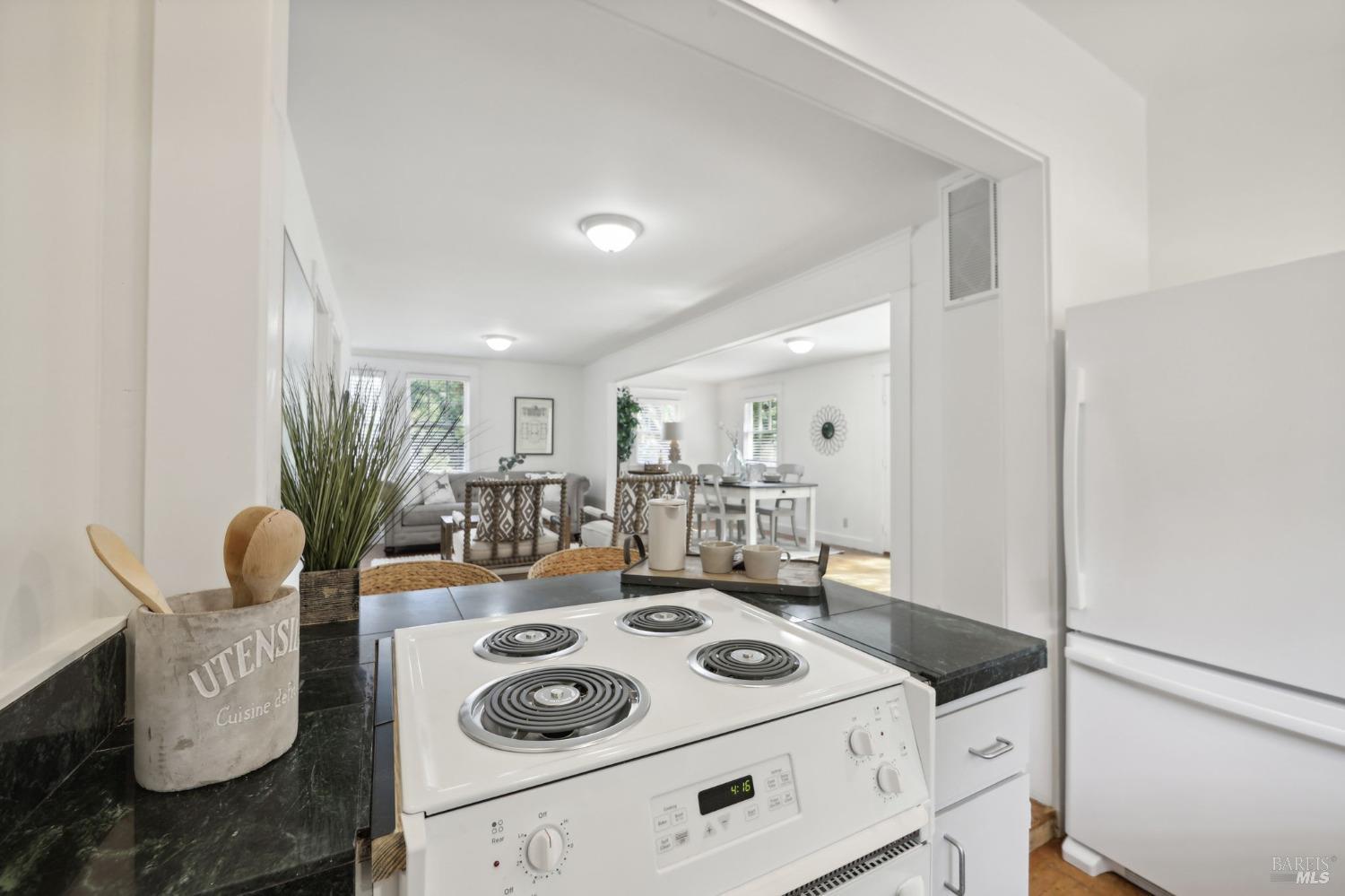 Detail Gallery Image 10 of 56 For 4601 Lake County Hwy, Calistoga,  CA 94515 - 2 Beds | 1 Baths