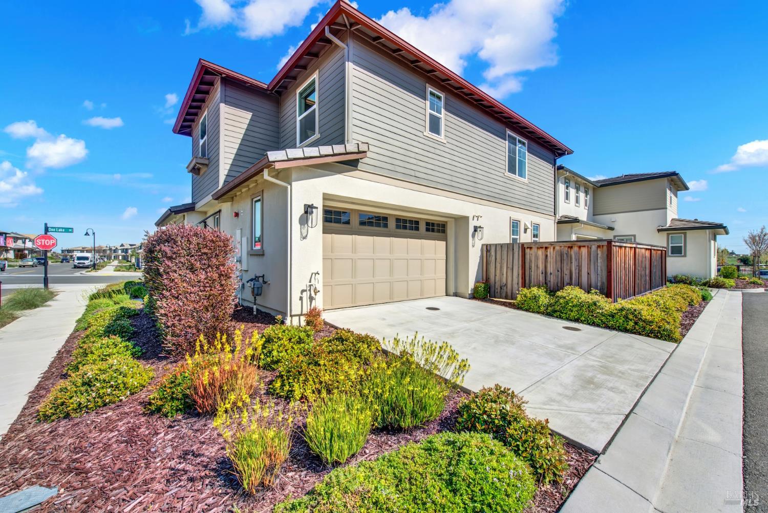 Detail Gallery Image 6 of 61 For 2432 Artisan Way, Fairfield,  CA 94533 - 4 Beds | 2/1 Baths